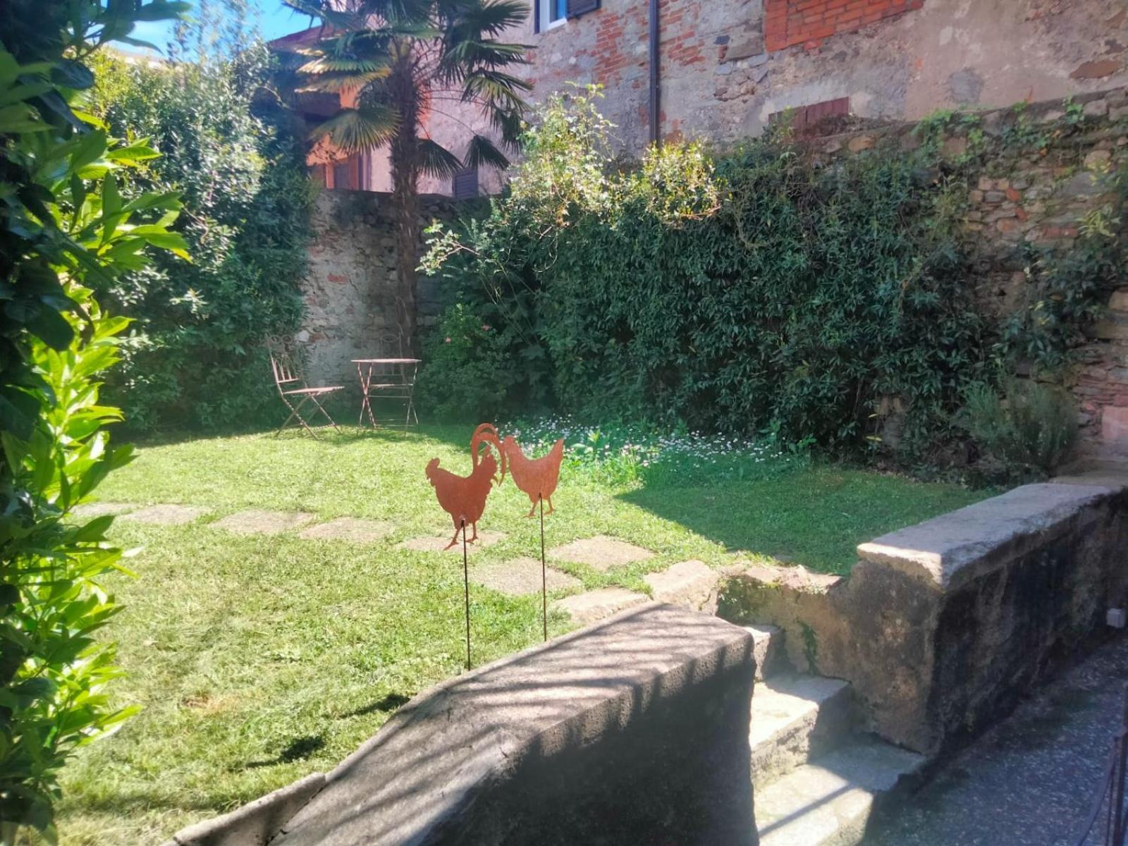 Residenza Esse Villa Angera Buitenkant foto